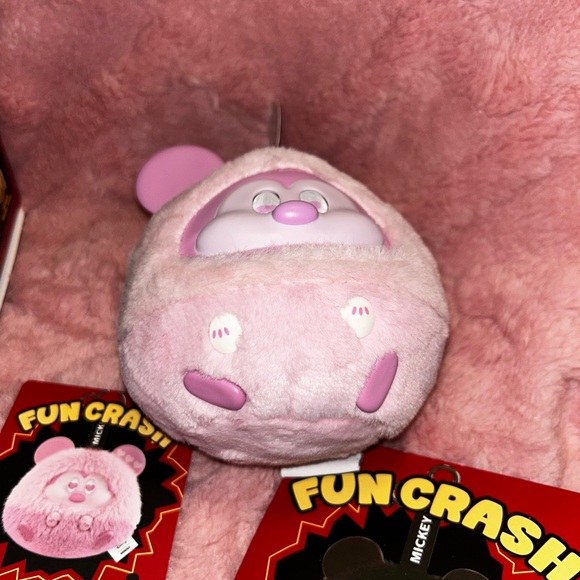 Disney Miniso Fun Crash Heart Mickey Box Pendant - Picture 5 of 9